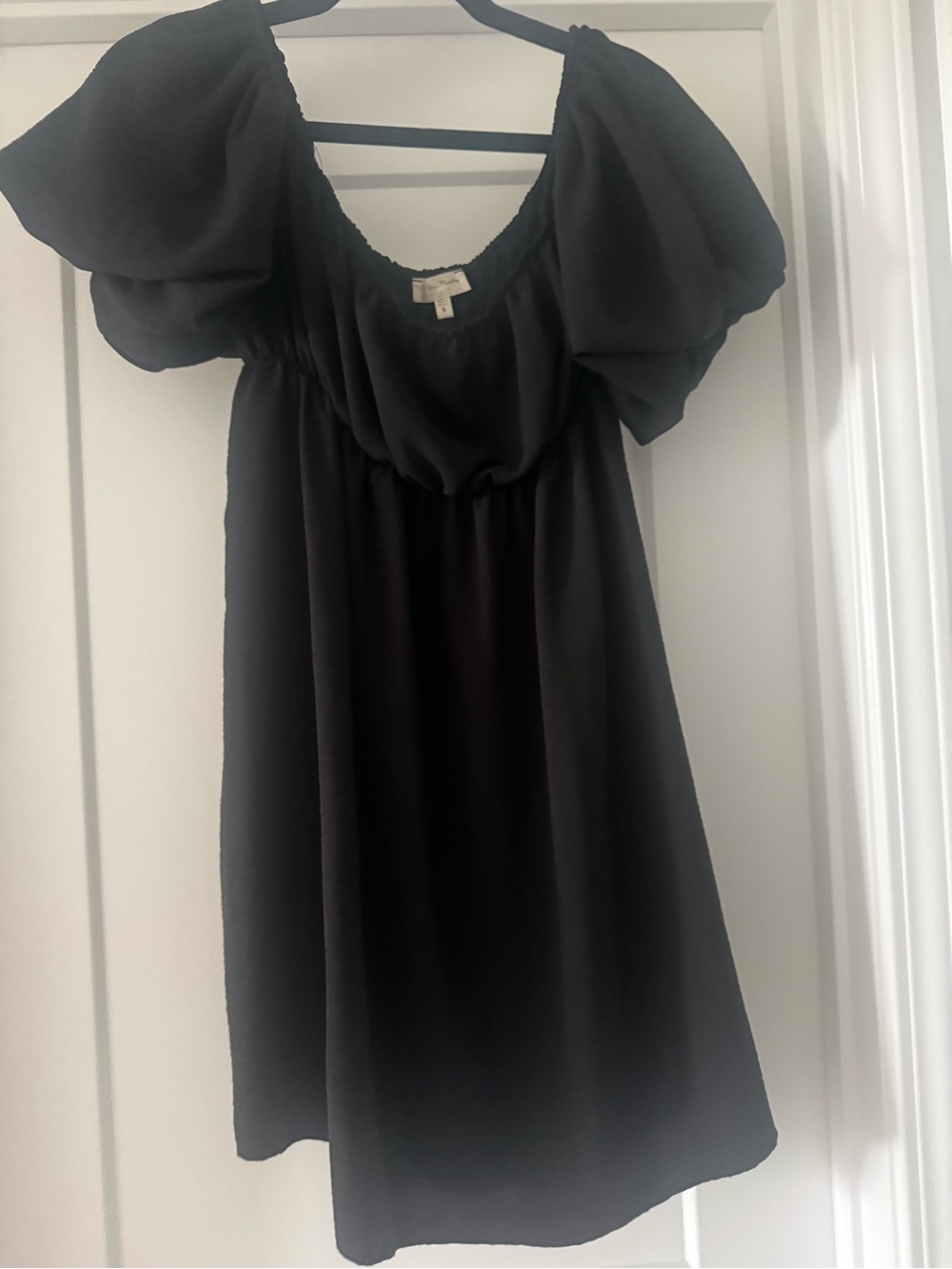 Black Puff-Sleeve Women's Dress with Scoop Neck
